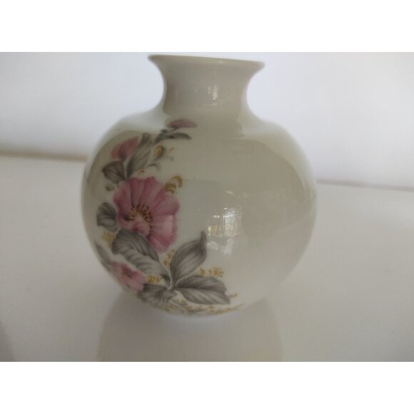 Vintage Cream Pitcher Trentham Pattern by Wedgwood England 5" Tall - Picture 14 of 16